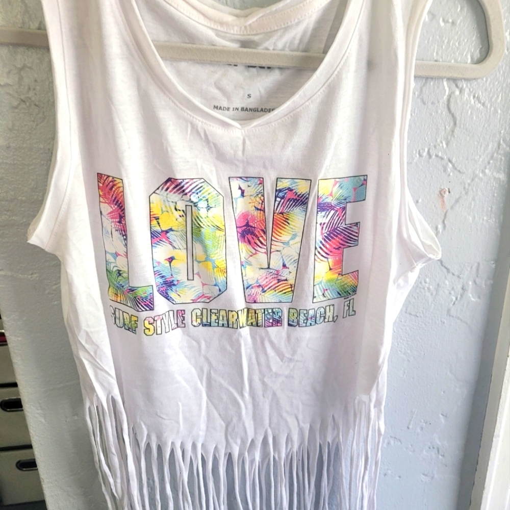 T shirt color White zise s